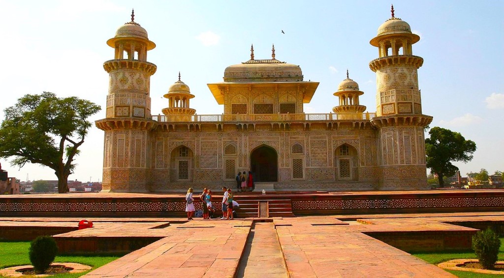 Cherry's Agra: Best and Beautiful Hotel Next To Taj Mahal
