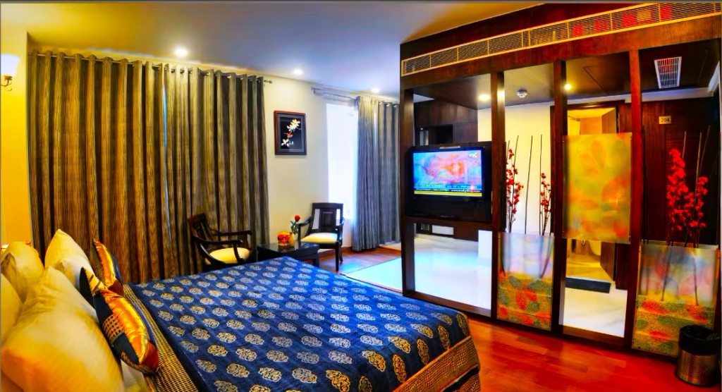 Enjoy Fabulous Stay in Agra Literally Next To Taj Mahal