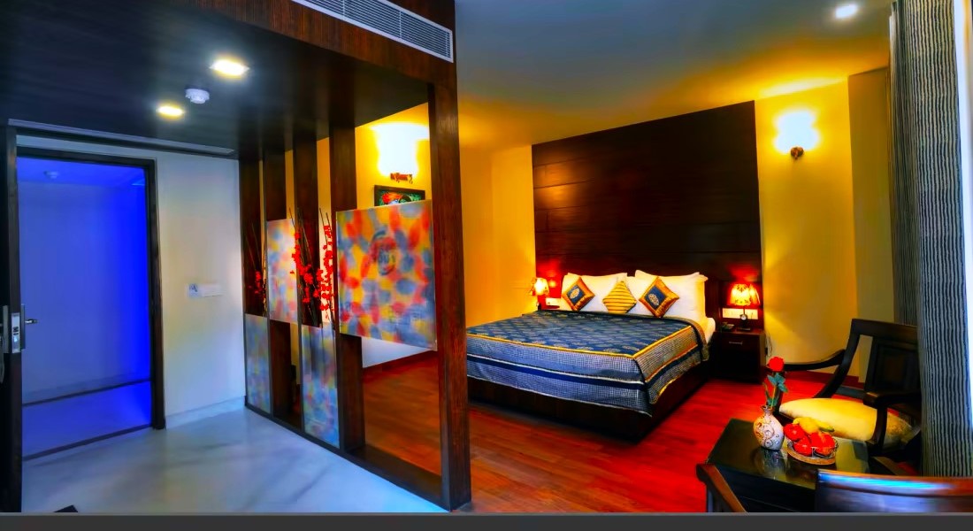 Enjoy Fabulous Stay in Agra Literally Next To Taj Mahal