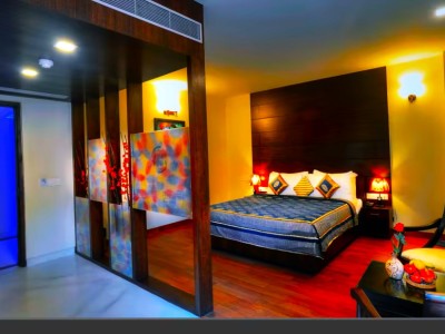 Enjoy Fabulous Stay in Agra Literally Next To Taj Mahal